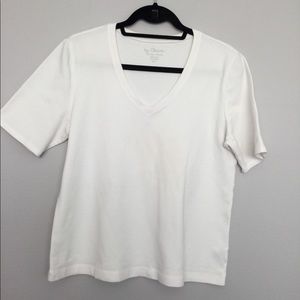 Chico’s Classic White V-neck  (Size 2=L)